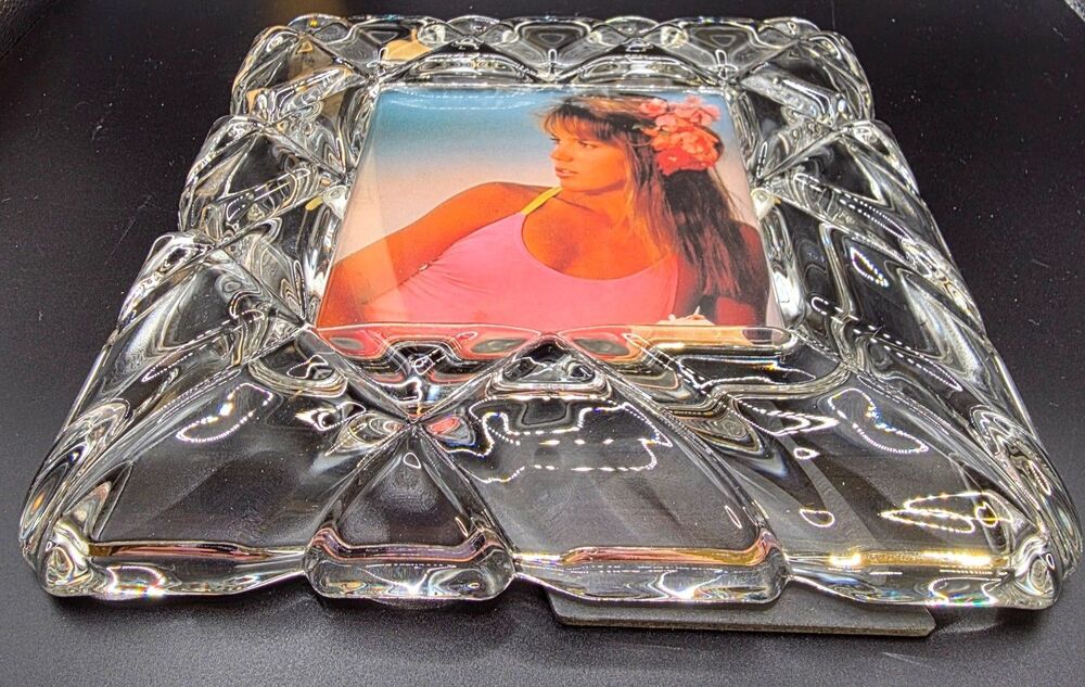 Mikasa Heavy Crystal 4x4 Picture Frame Diamond Cut Geometric Tabletop Easel